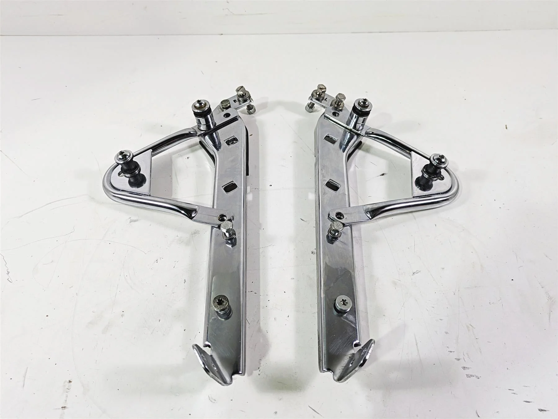 2008 Harley Touring FLHTCU E-Glide 105TH Rear Chrome Mount Rack Holder 90720-79C - Image 10
