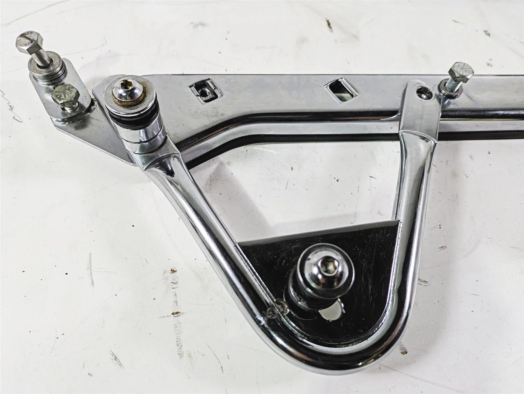 2008 Harley Touring FLHTCU E-Glide 105TH Rear Chrome Mount Rack Holder 90720-79C - Image 3
