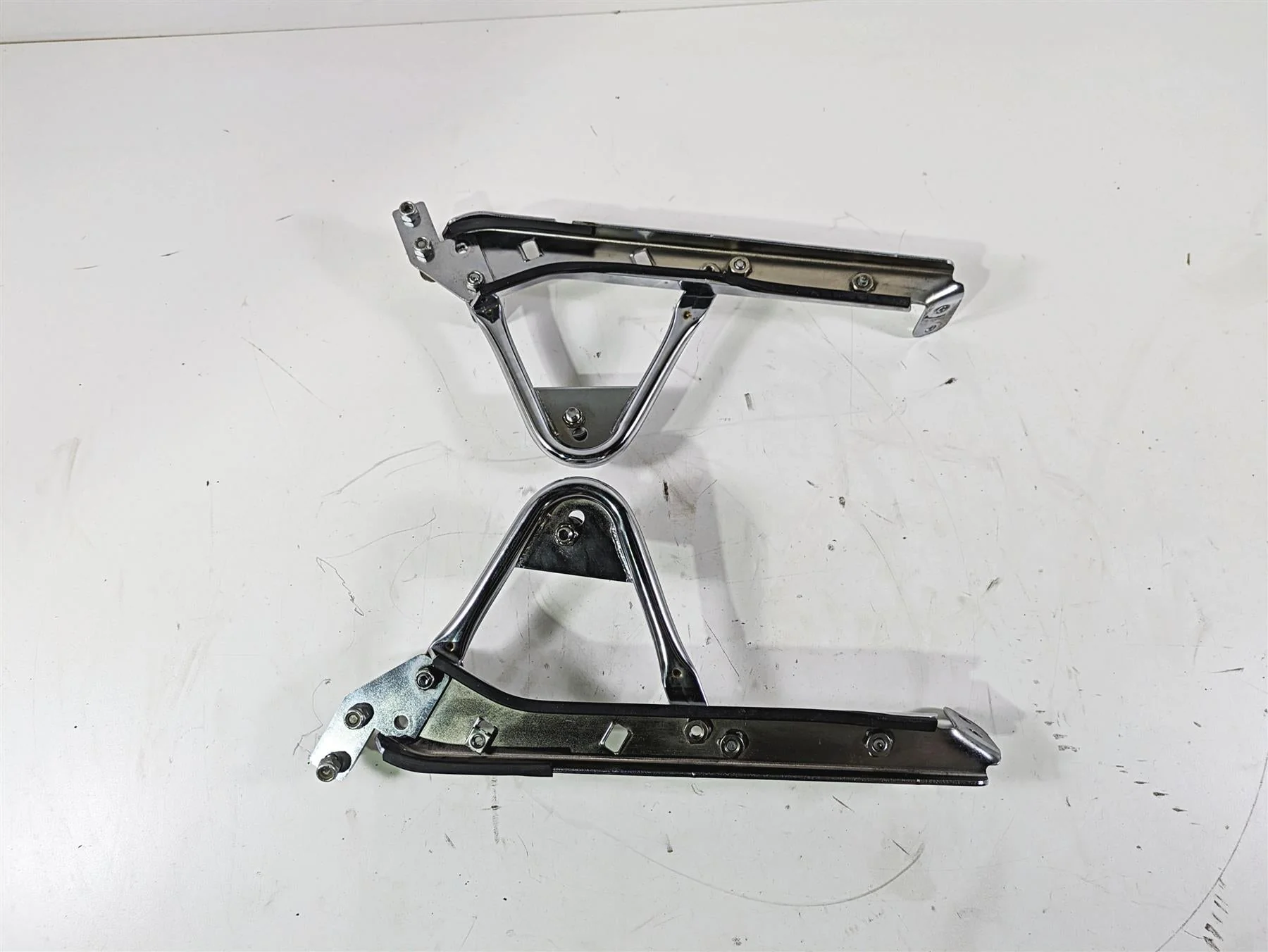 2008 Harley Touring FLHTCU E-Glide 105TH Rear Chrome Mount Rack Holder 90720-79C - Image 4
