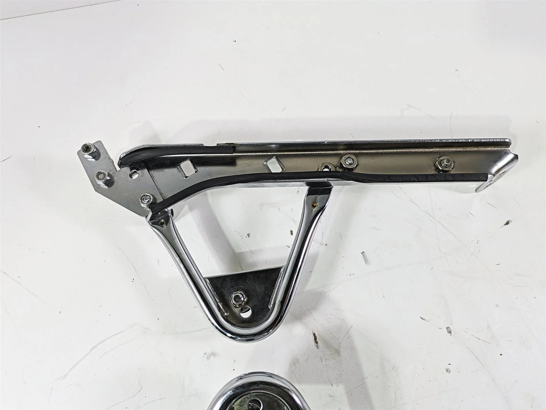 2008 Harley Touring FLHTCU E-Glide 105TH Rear Chrome Mount Rack Holder 90720-79C - Image 6