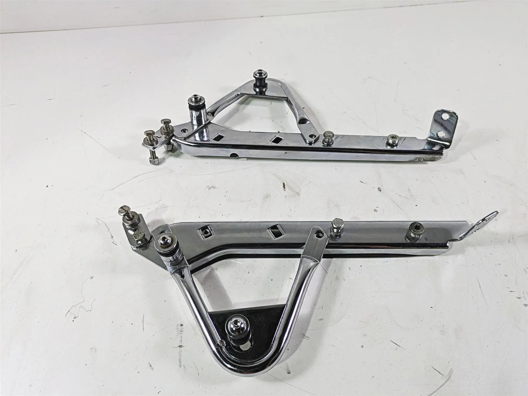 2008 Harley Touring FLHTCU E-Glide 105TH Rear Chrome Mount Rack Holder 90720-79C - Image 7