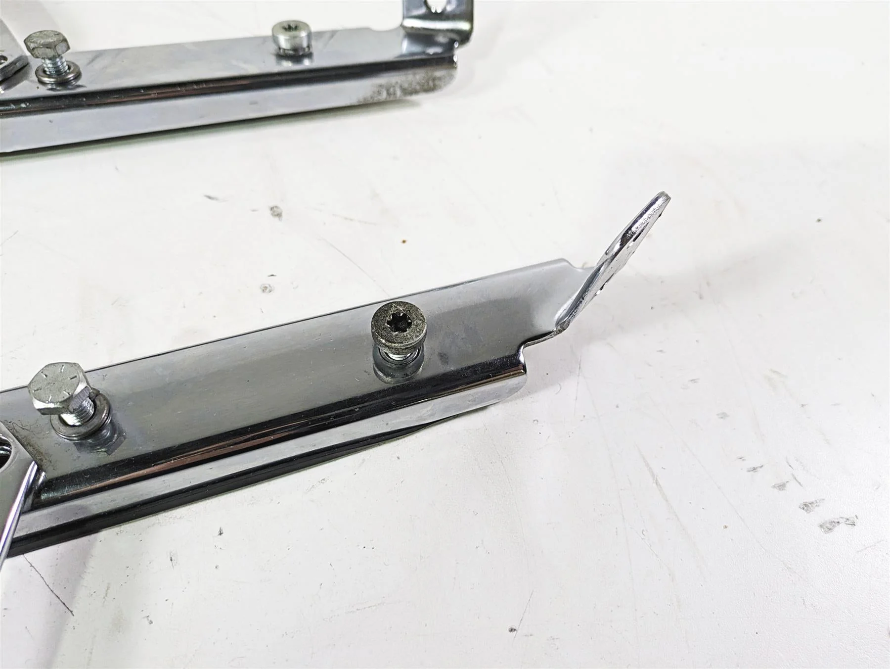2008 Harley Touring FLHTCU E-Glide 105TH Rear Chrome Mount Rack Holder 90720-79C - Image 8