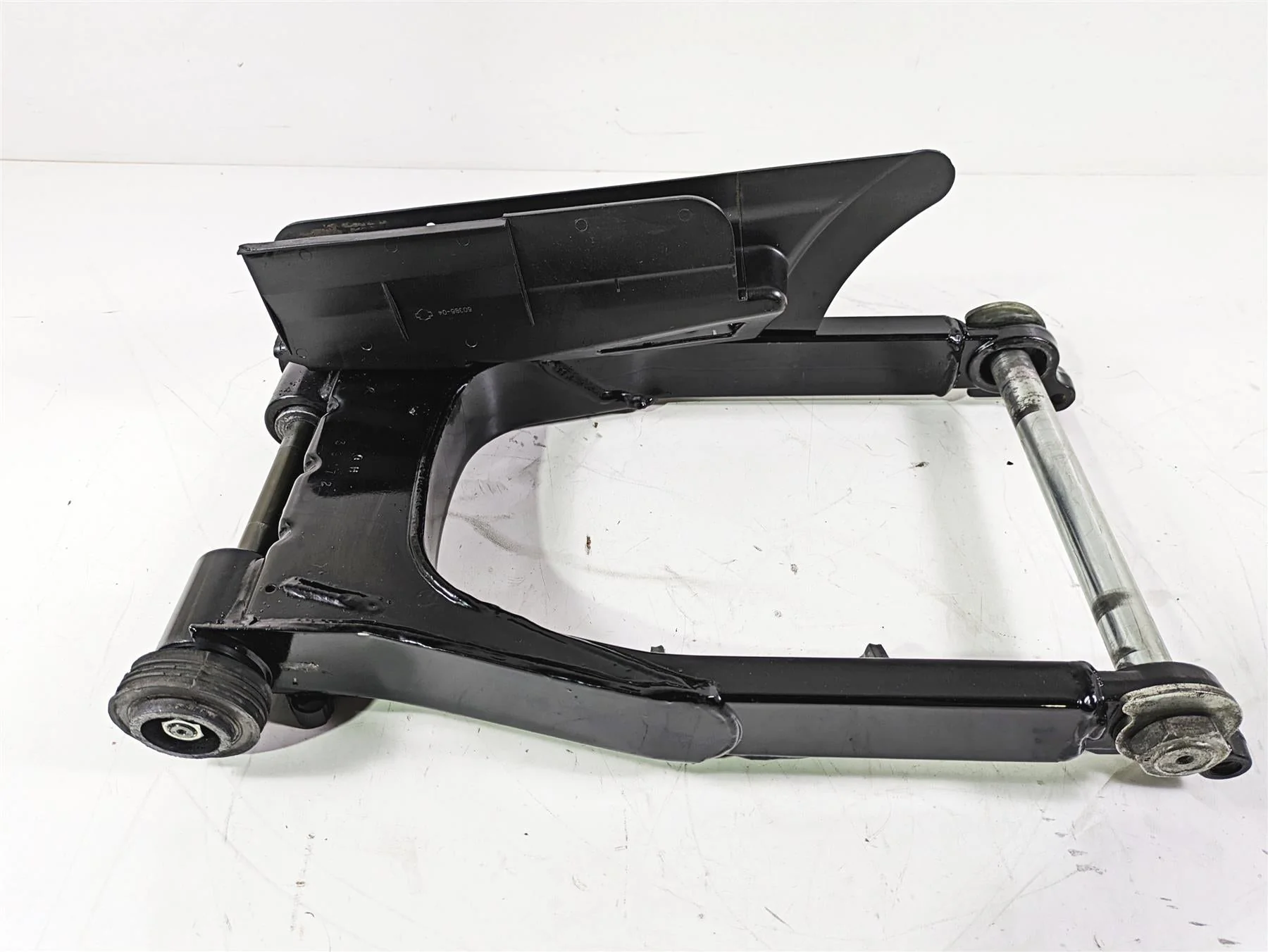 2008 Harley Touring FLHTCU E-Glide 105TH Rear Swingarm Swing Arm 47549-02A