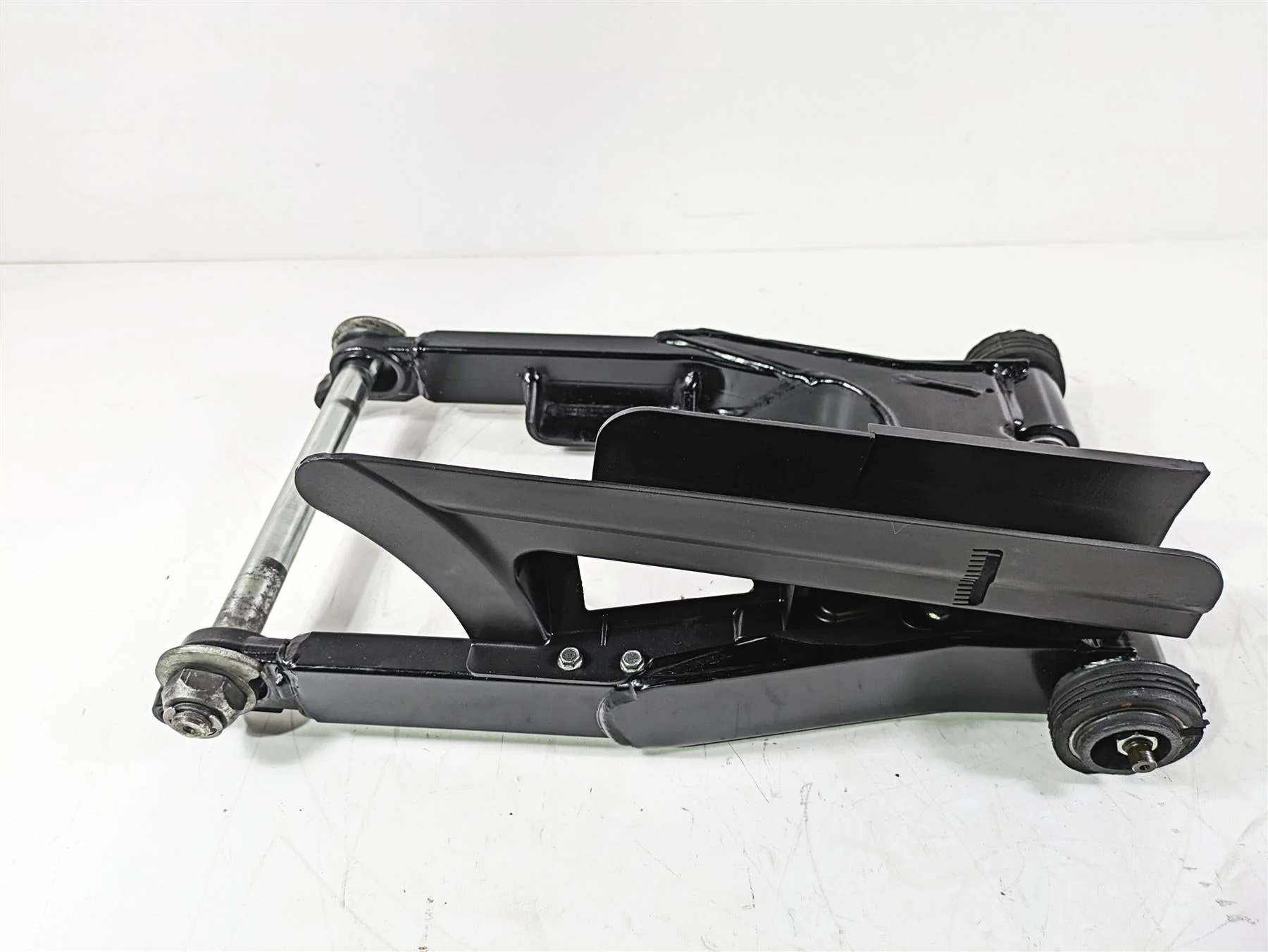 2008 Harley Touring FLHTCU E-Glide 105TH Rear Swingarm Swing Arm 47549-02A - Image 3