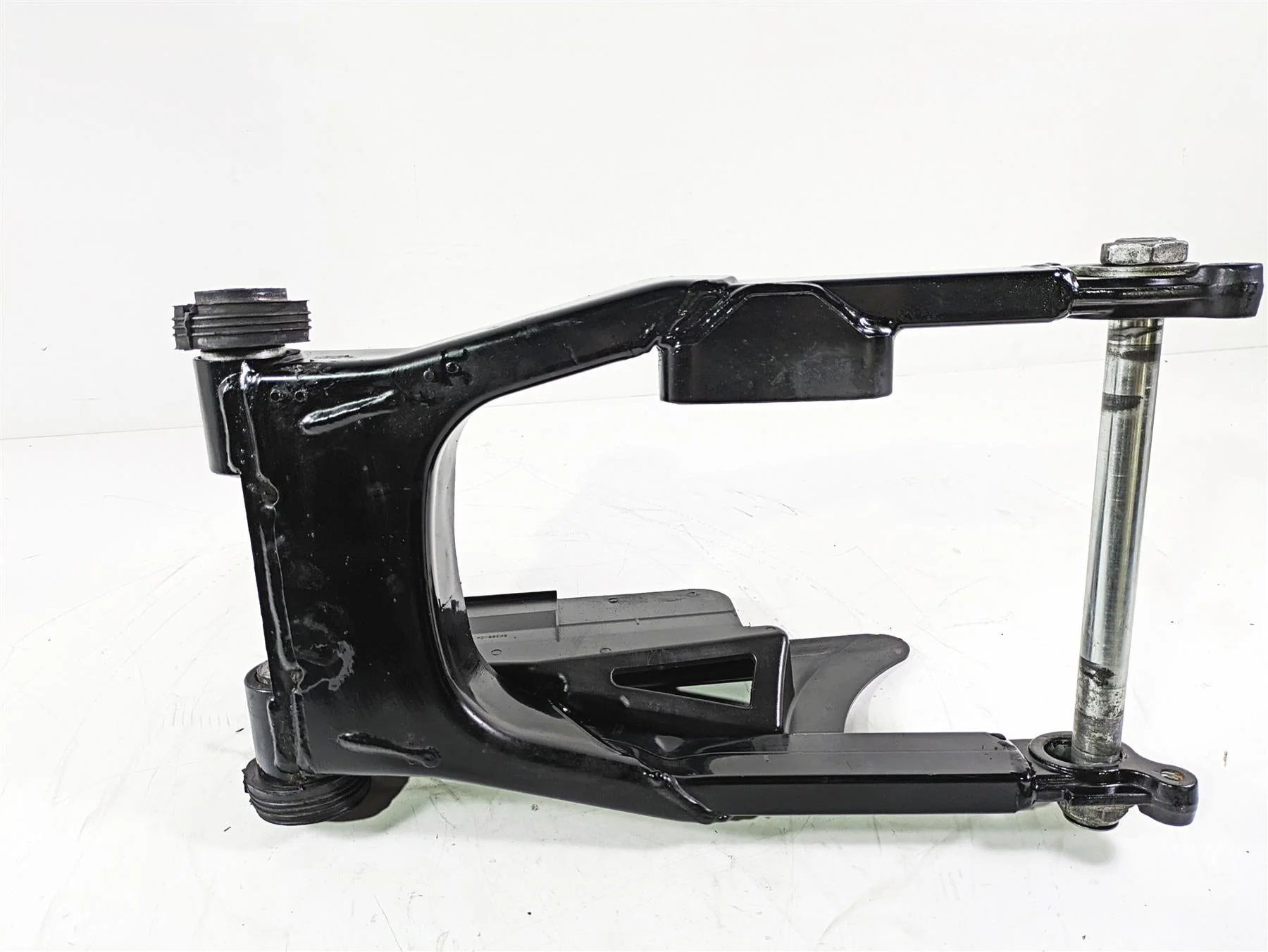 2008 Harley Touring FLHTCU E-Glide 105TH Rear Swingarm Swing Arm 47549-02A - Image 7