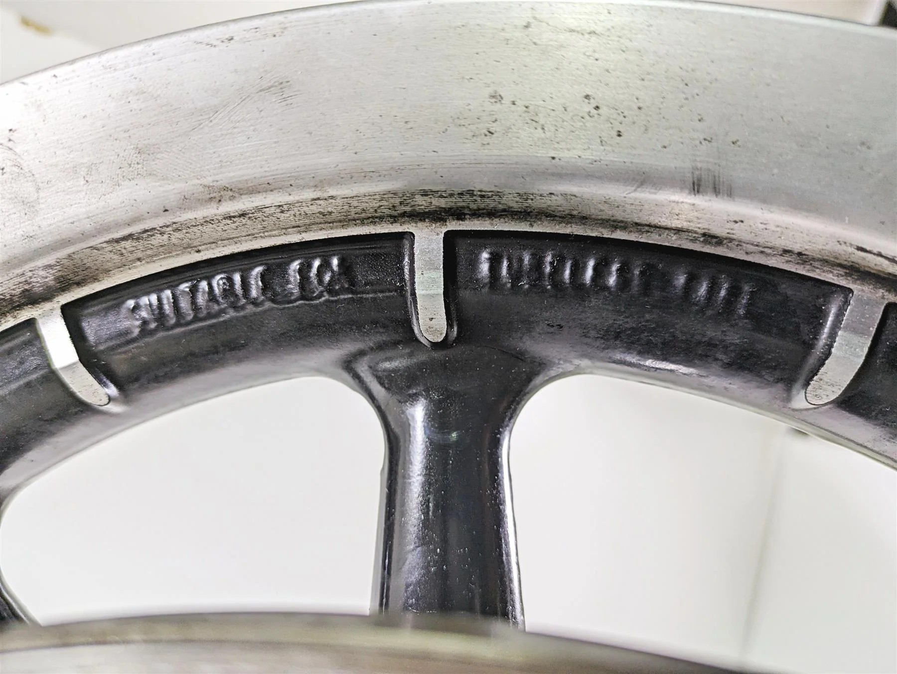 2008 Harley Touring FLHTCU E-Glide 105TH Rear Wheel Rim 9 Spoke 16x3 43402-00B - Image 7