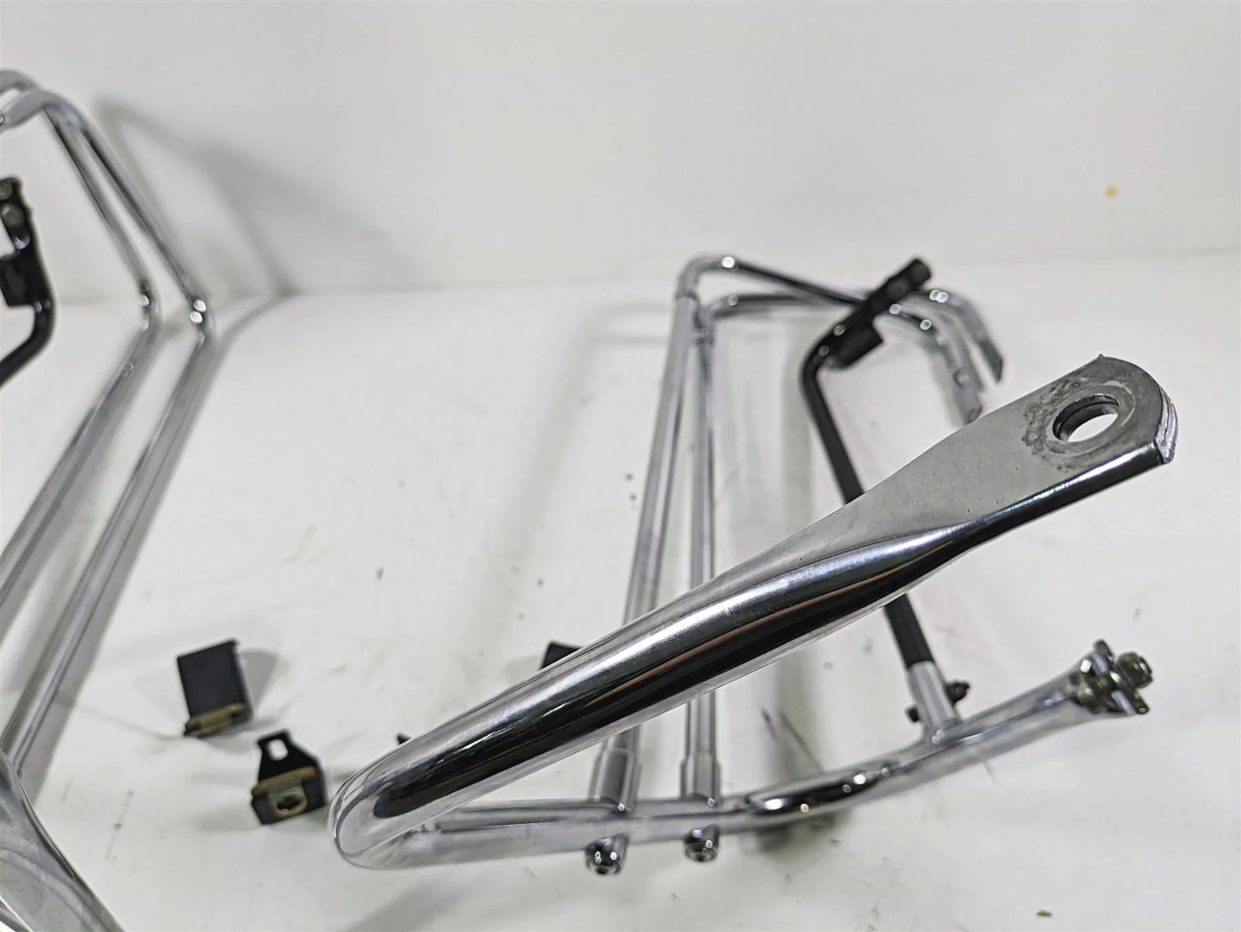 2008 Harley Touring FLHTCU E-Glide 105TH Saddlebag Guard Rails 49188-97 49172-97 - Image 12