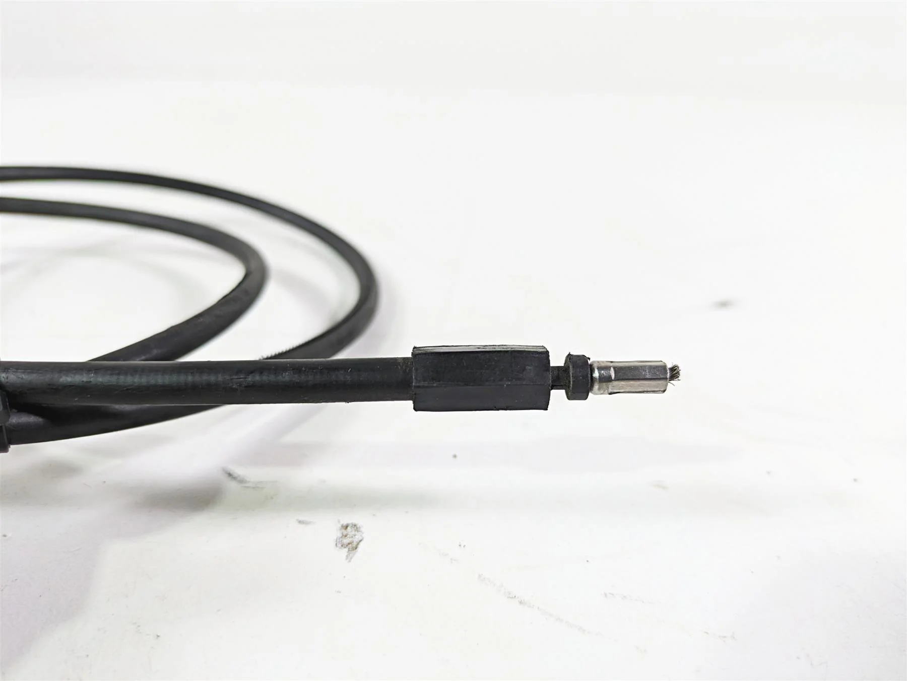 2008 Harley Touring FLHTCU E-Glide 105TH Seat Release Latch & Cable - Image 3