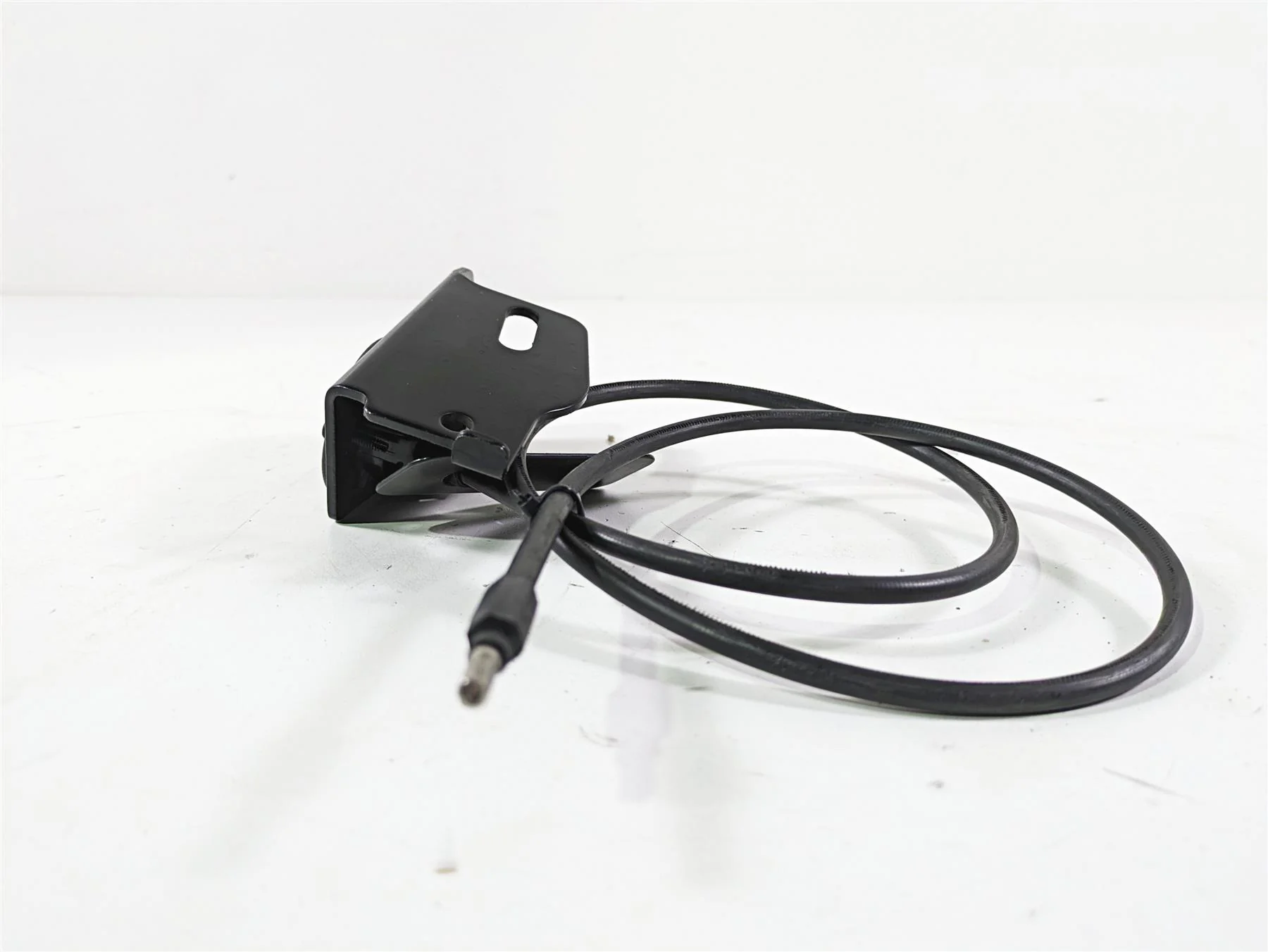 2008 Harley Touring FLHTCU E-Glide 105TH Seat Release Latch & Cable - Image 4