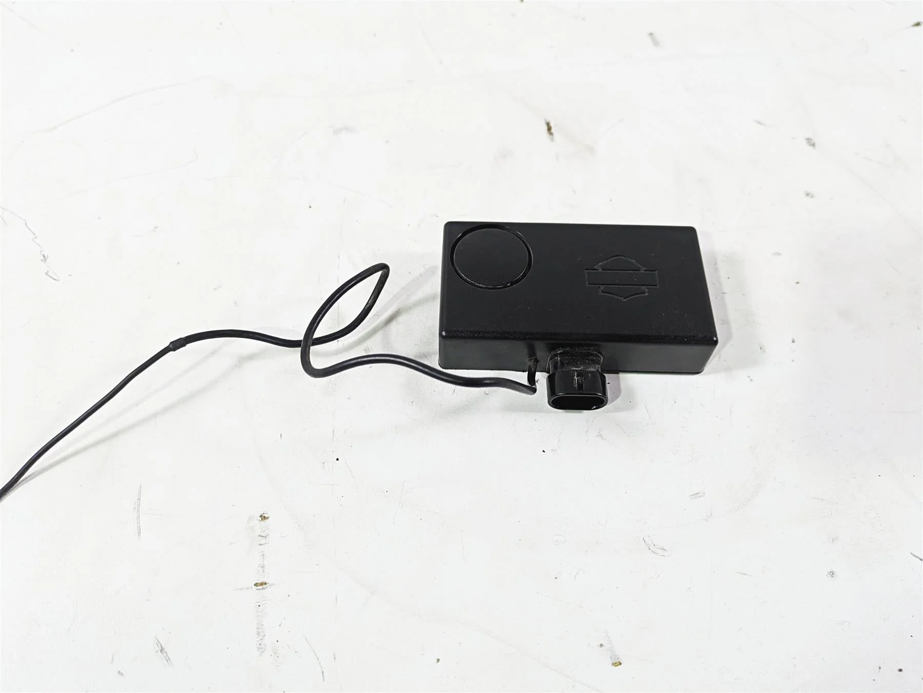 2008 Harley Touring FLHTCU E-Glide 105TH Siren Antenna Box Module 68970-06A - Image 3