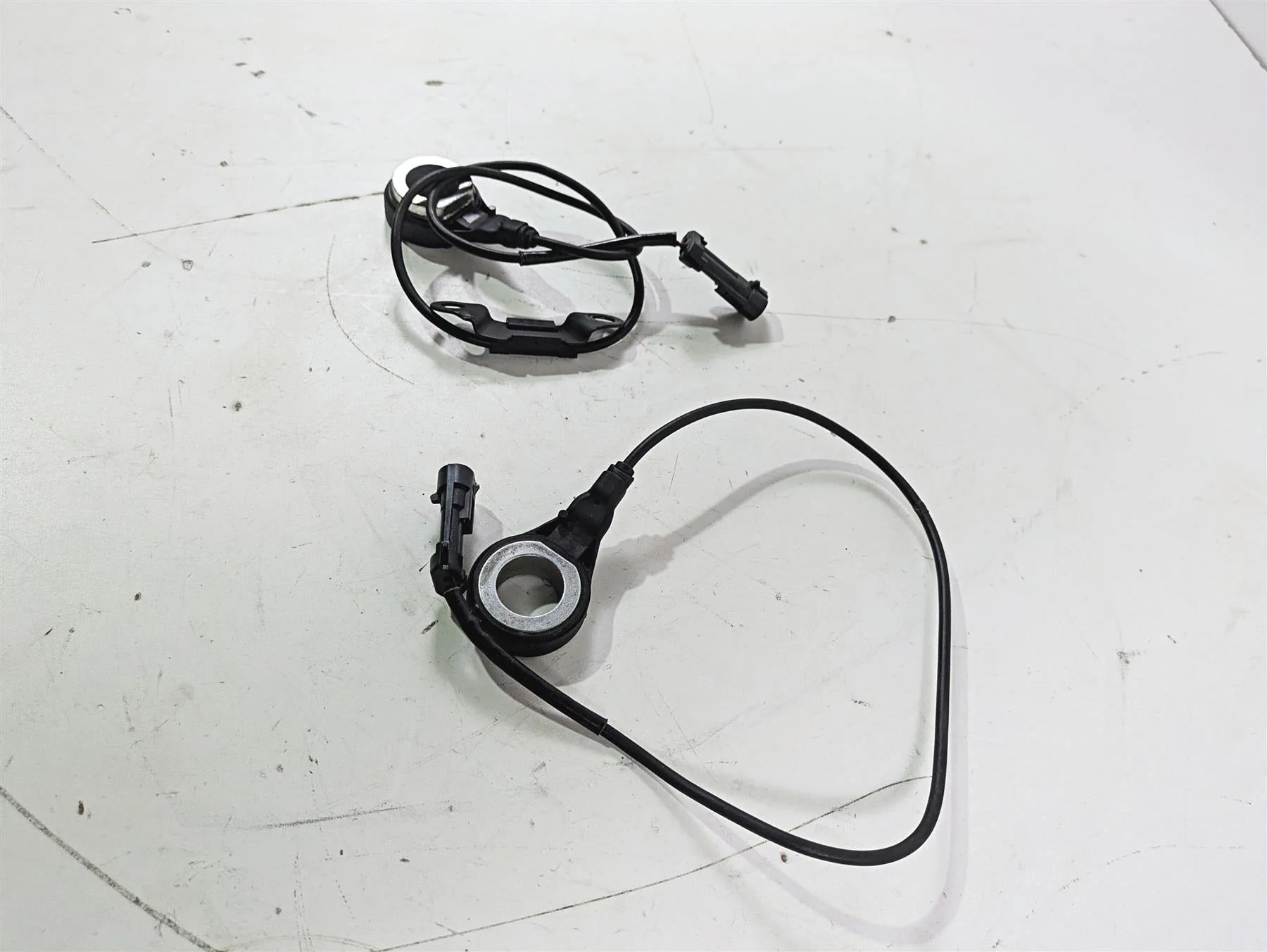 2008 Harley Touring FLHTP Electra Glide Abs Wheel Speed Sensor Set 40614-08 - Image 3