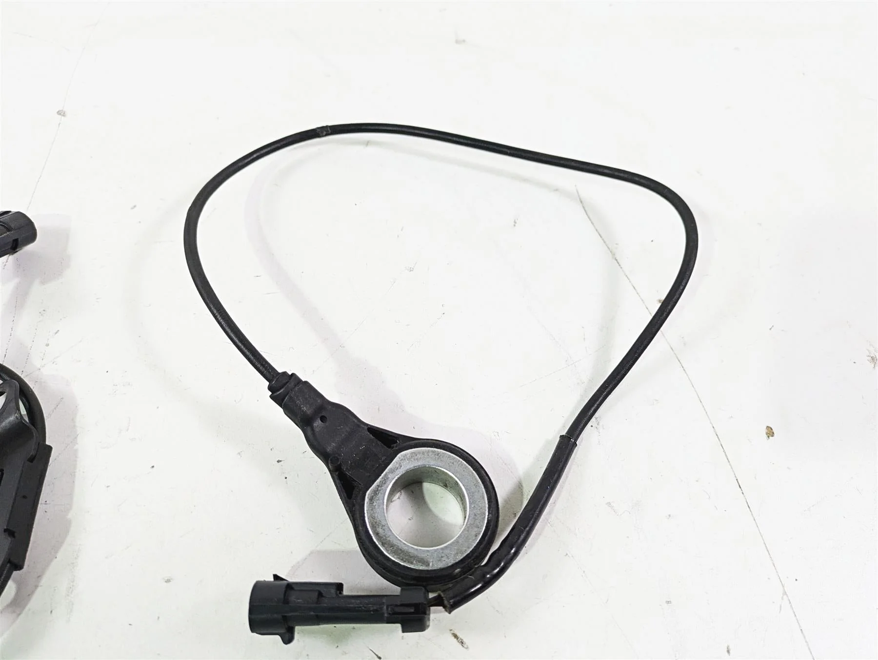 2008 Harley Touring FLHTP Electra Glide Abs Wheel Speed Sensor Set 40614-08 - Image 5