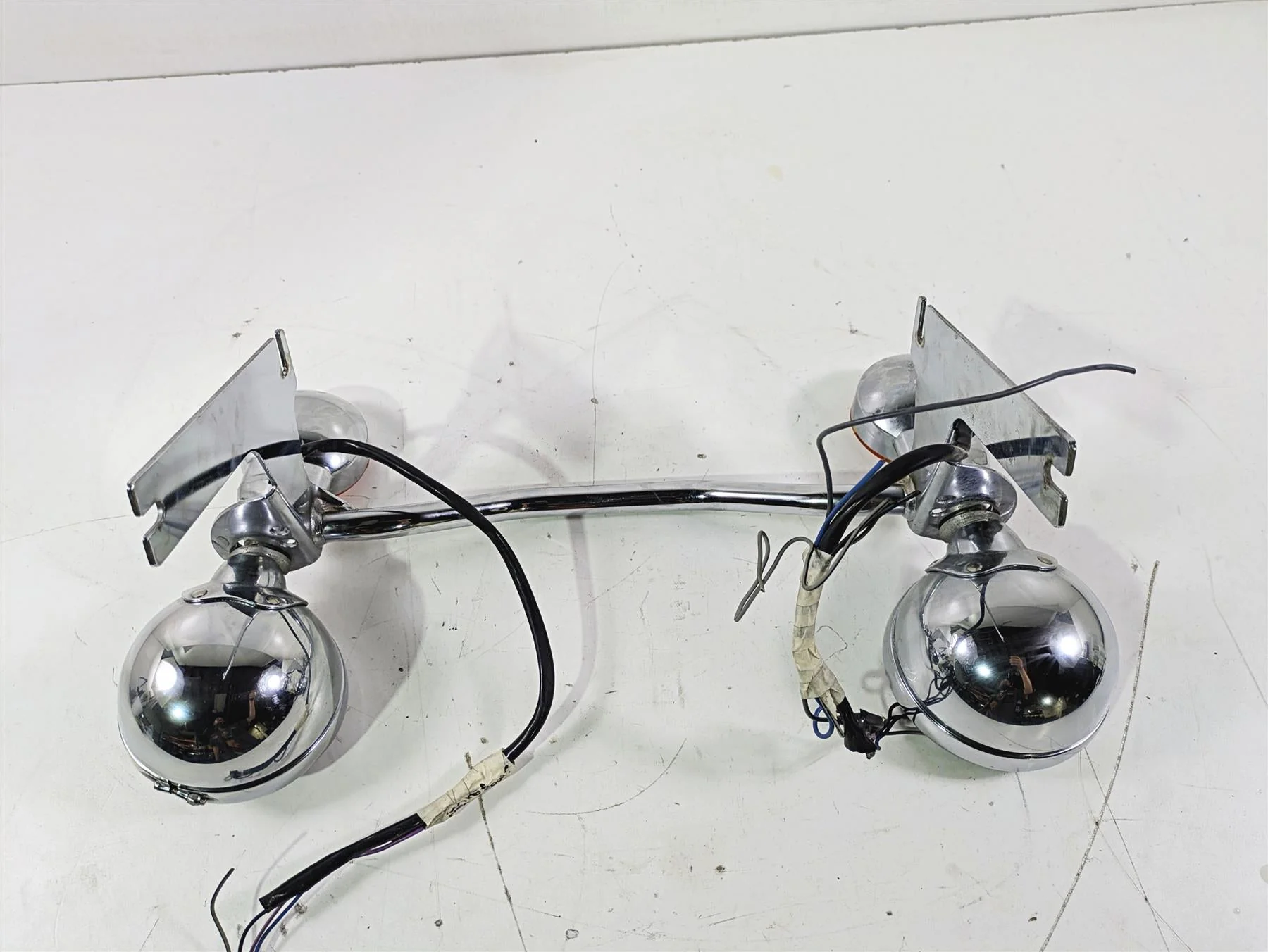 2008 Harley Touring FLHTP Electra Glide Front Blinker Spot Light Bar 68712-94A - Image 10