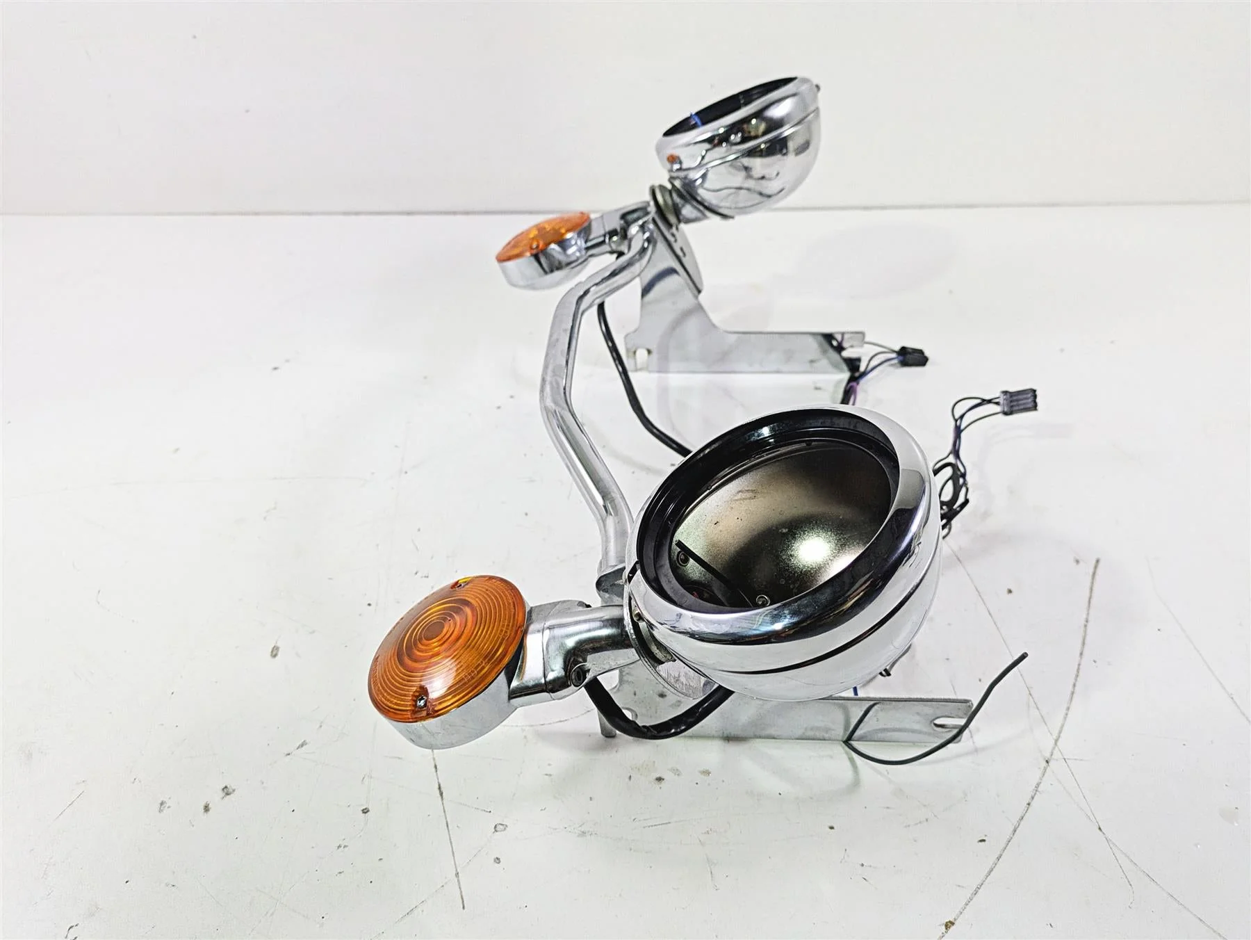 2008 Harley Touring FLHTP Electra Glide Front Blinker Spot Light Bar 68712-94A - Image 2