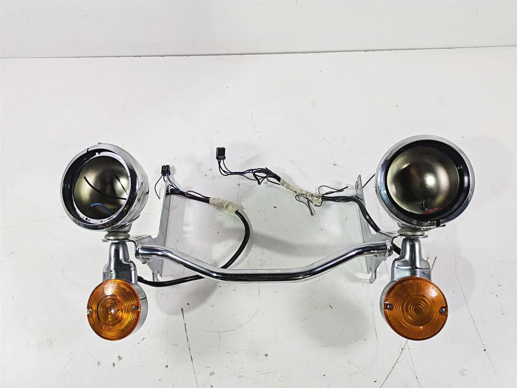 2008 Harley Touring FLHTP Electra Glide Front Blinker Spot Light Bar 68712-94A - Image 5