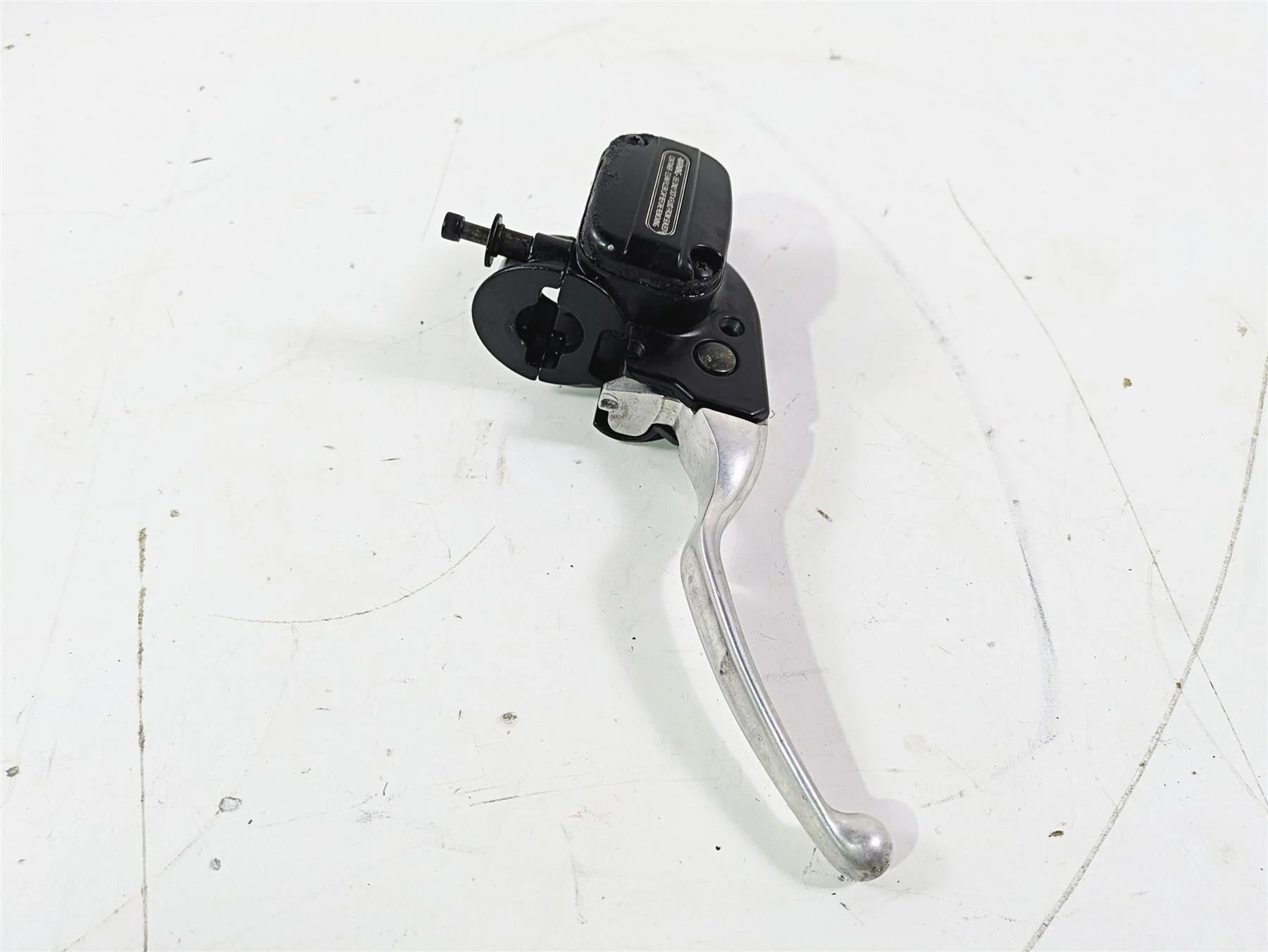 2008 Harley Touring FLHTP Electra Glide Front Brake Master Cylinder 44551-08F - Image 2