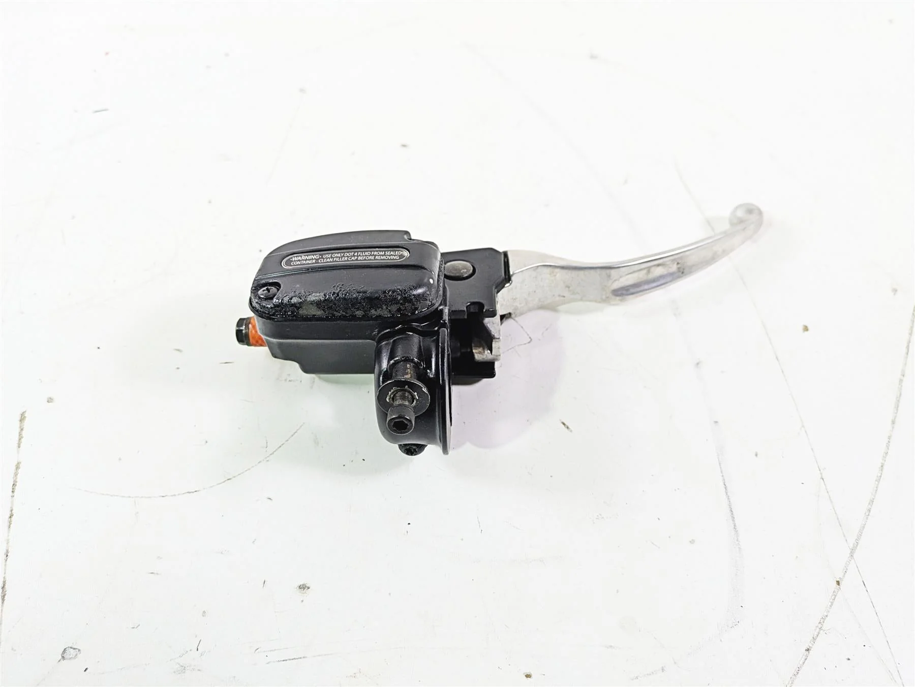 2008 Harley Touring FLHTP Electra Glide Front Brake Master Cylinder 44551-08F - Image 3