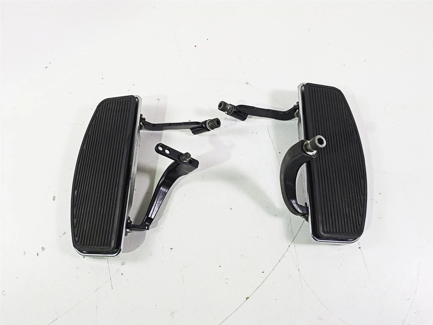 2008 Harley Touring FLHTP Electra Glide Front Foot Floor Board Set 50621-06A - Image 5