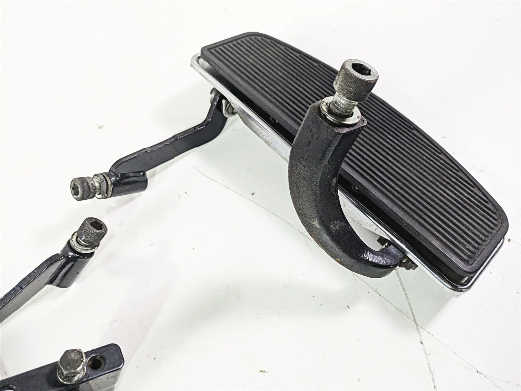 2008 Harley Touring FLHTP Electra Glide Front Foot Floor Board Set 50621-06A - Image 9