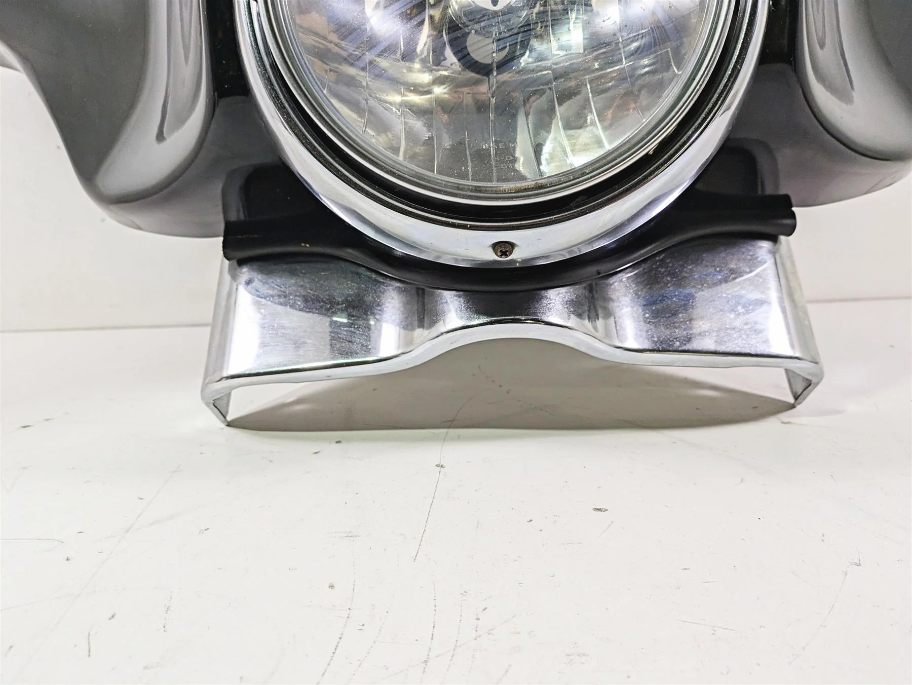 2008 Harley Touring FLHTP Electra Glide Front Outer Fairing + Headlight 58503-05 - Image 5