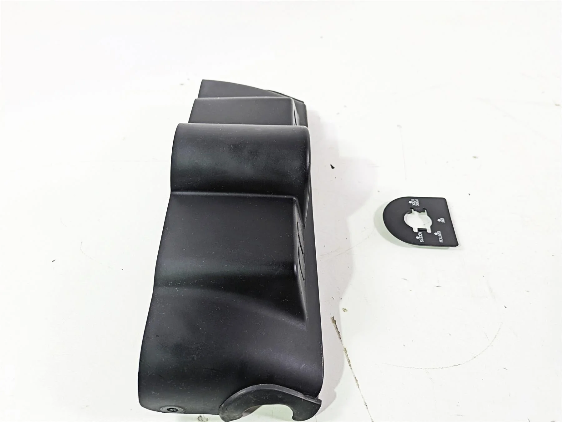 2008 Harley Touring FLHTP Electra Glide Ignition Switch Cover Fairing 58510-96 - Image 4