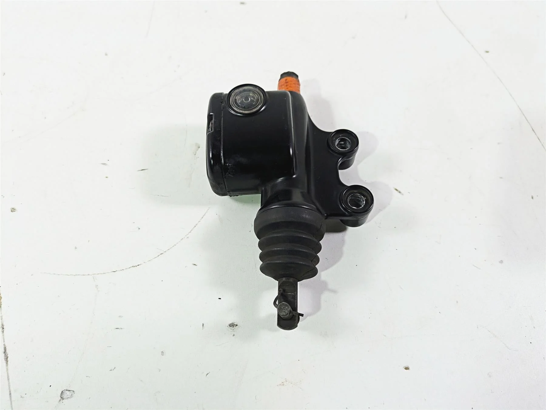 2008 Harley Touring FLHTP Electra Glide Rear Brake Master Cylinder 41700028A - Image 4