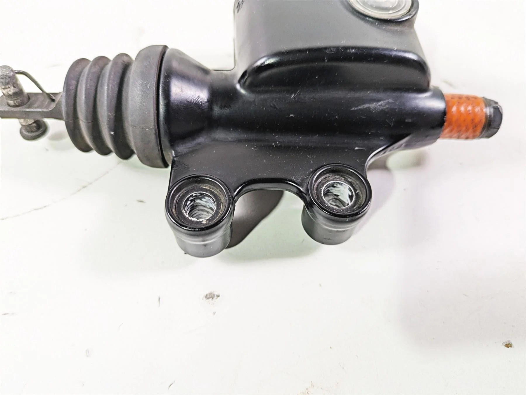 2008 Harley Touring FLHTP Electra Glide Rear Brake Master Cylinder 41700028A - Image 7