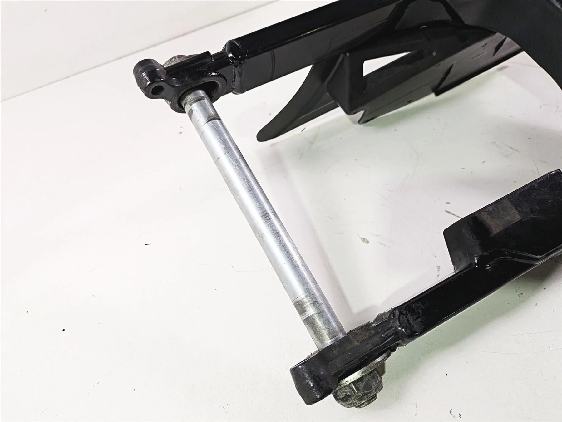 2008 Harley Touring FLHTP Electra Glide Rear Swingarm Swing Arm 47549-02A - Image 10