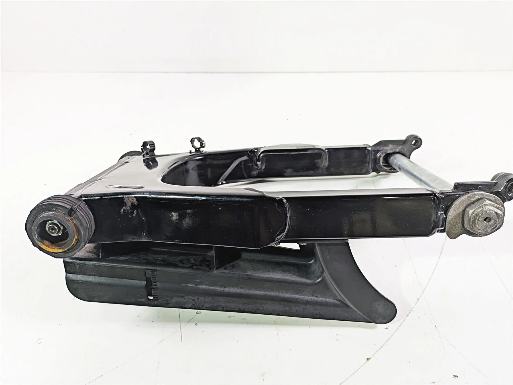 2008 Harley Touring FLHTP Electra Glide Rear Swingarm Swing Arm 47549-02A - Image 3