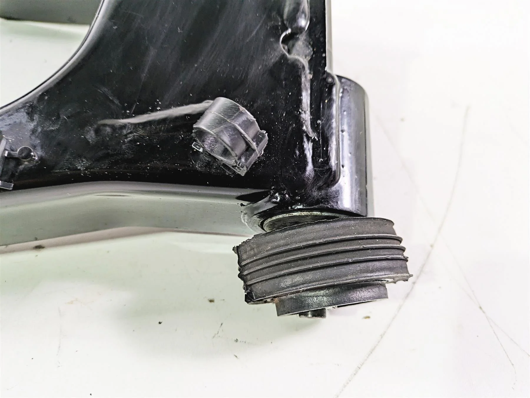 2008 Harley Touring FLHTP Electra Glide Rear Swingarm Swing Arm 47549-02A - Image 7