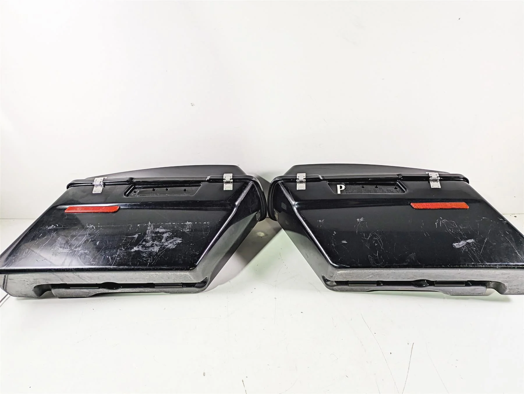 2008 Harley Touring FLHTP Electra Glide Saddlebag Saddle Bag Set 90634-93 - Image 2
