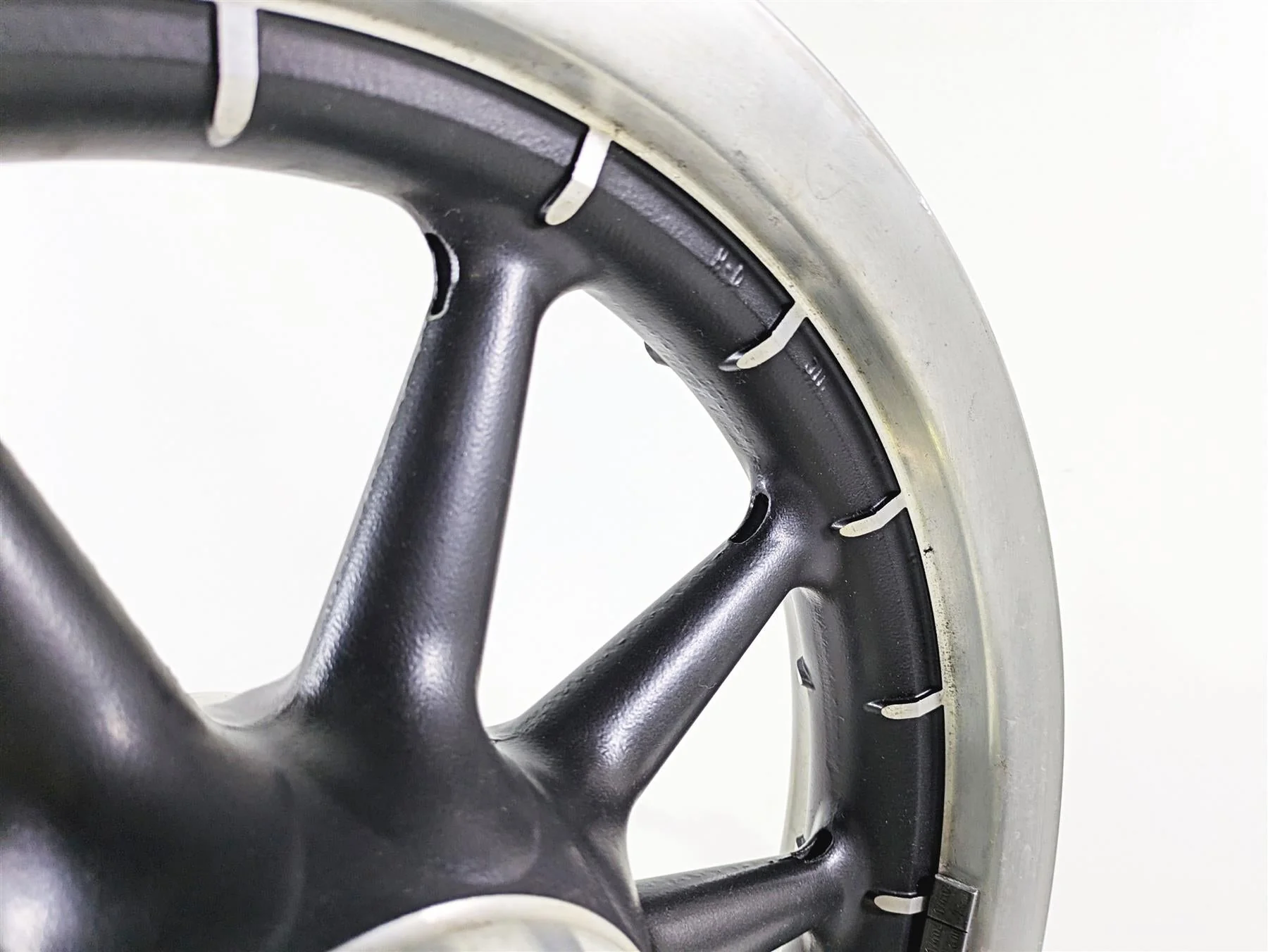 2008 Harley Touring FLHTP Electra Glide Straight 16x3 Front Wheel Rim 43493-00 - Image 10