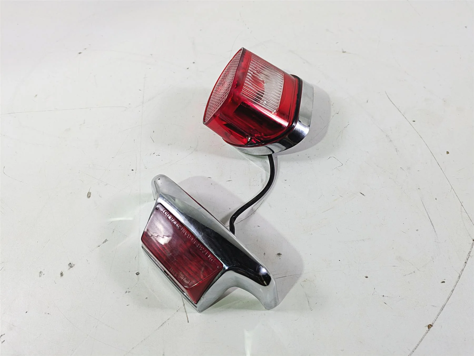 2008 Harley Touring FLHTP Electra Glide Tail & Bumper Light Set - Read 68140-04 - Image 3