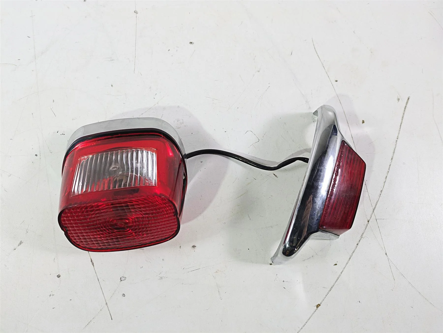 2008 Harley Touring FLHTP Electra Glide Tail & Bumper Light Set - Read 68140-04 - Image 6