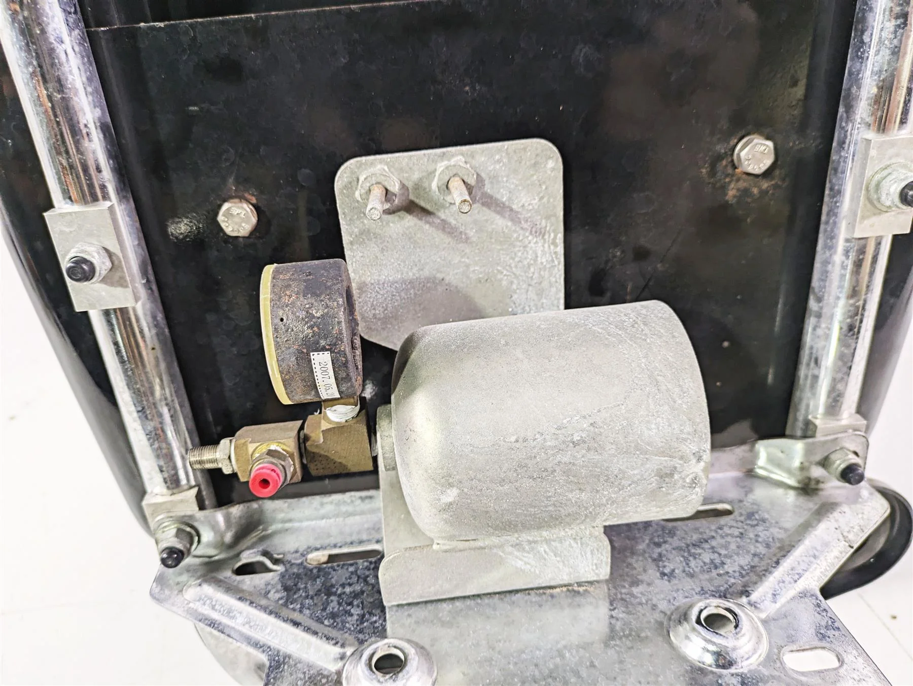 2008 Harley Touring FLHTP Electra Glide Trunk + Air Pump & Mounts Set 53801-98 - Image 9