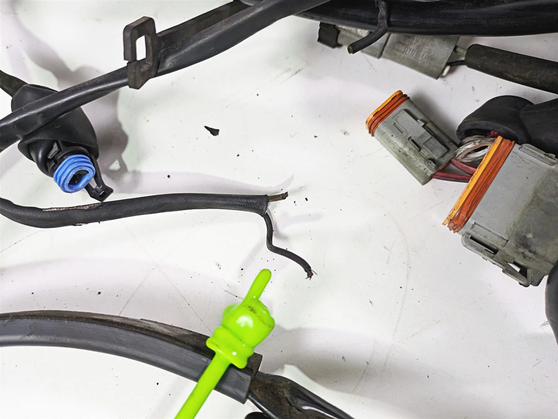 2008 Harley Touring FLHTP Electra Glide Wiring Harness Loom Abs - Read 70269-08 - Image 3