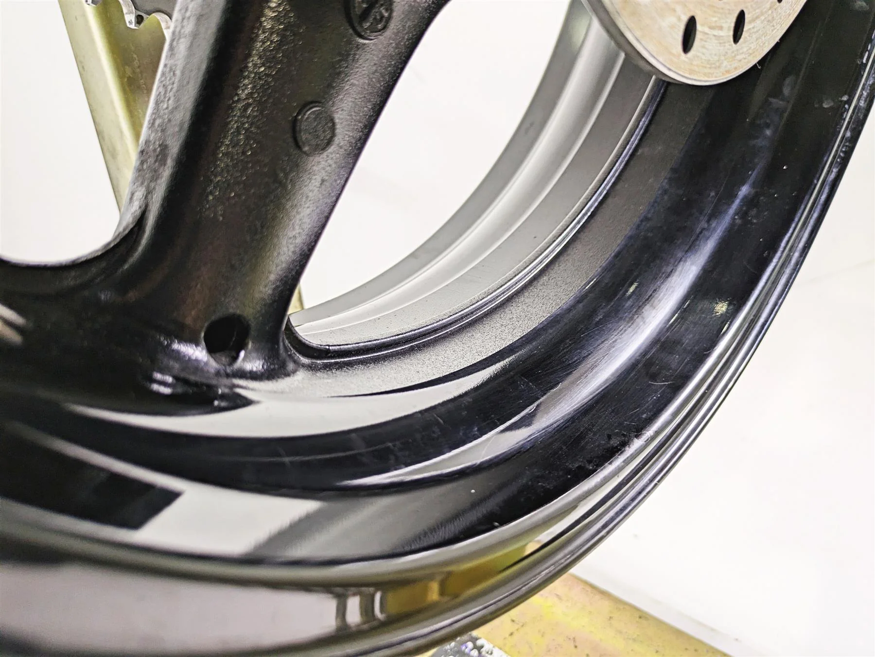2008 Honda CBR1000RR SC59 17x6 Rear Wheel Rim - Read 42650-MFL-000ZA - Image 4