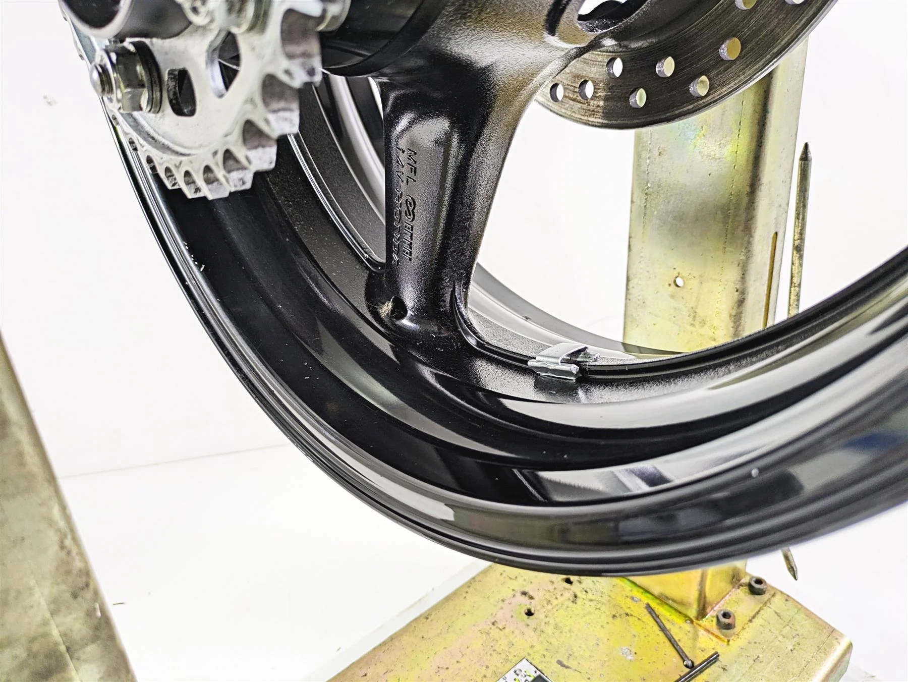 2008 Honda CBR1000RR SC59 17x6 Rear Wheel Rim - Read 42650-MFL-000ZA - Image 9