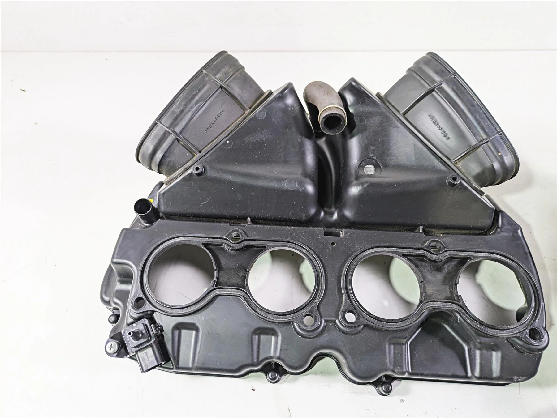 2008 Honda CBR1000RR SC59 Air Box Filter & Upper Injectors -Read 17220-MFL-000 - Image 9
