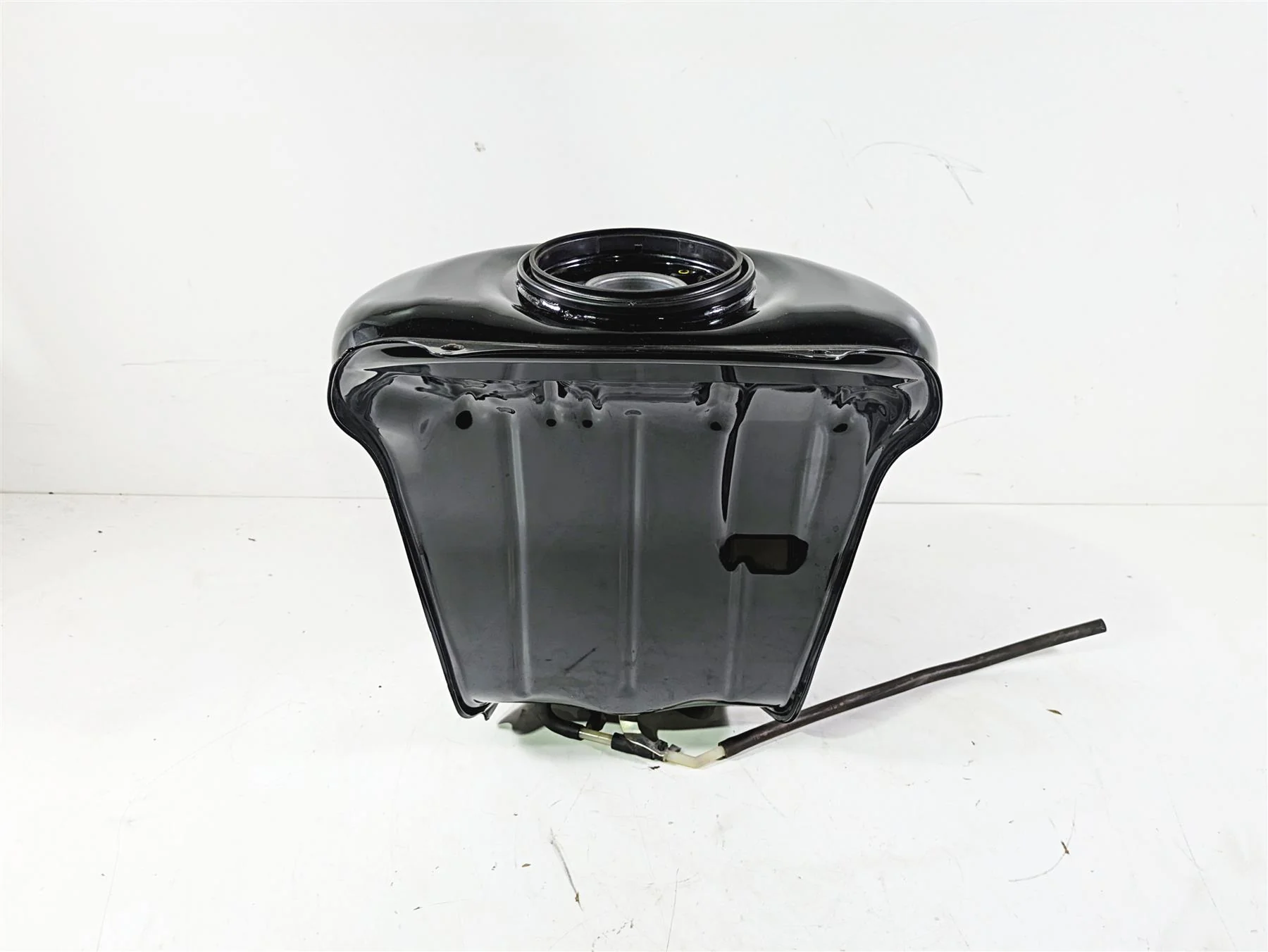 2008 Honda CBR1000RR SC59 Fuel Gas Petrol Tank Reservoir 17500-MFL-000 - Image 4