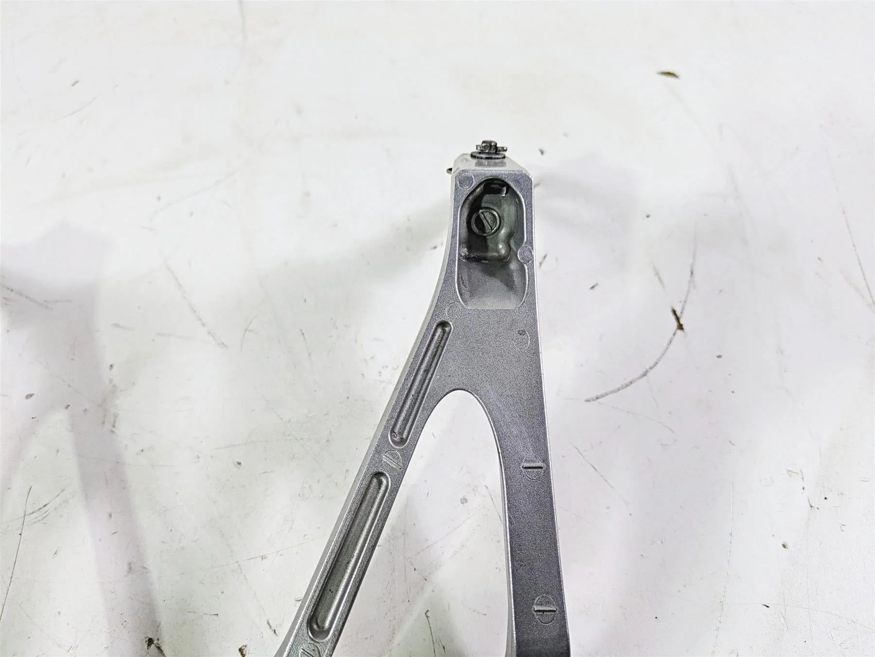 2008 Honda CBR1000RR SC59 Rear Passenger Footpeg Set 50750-MFL-000 50760-MFL-000 - Image 9