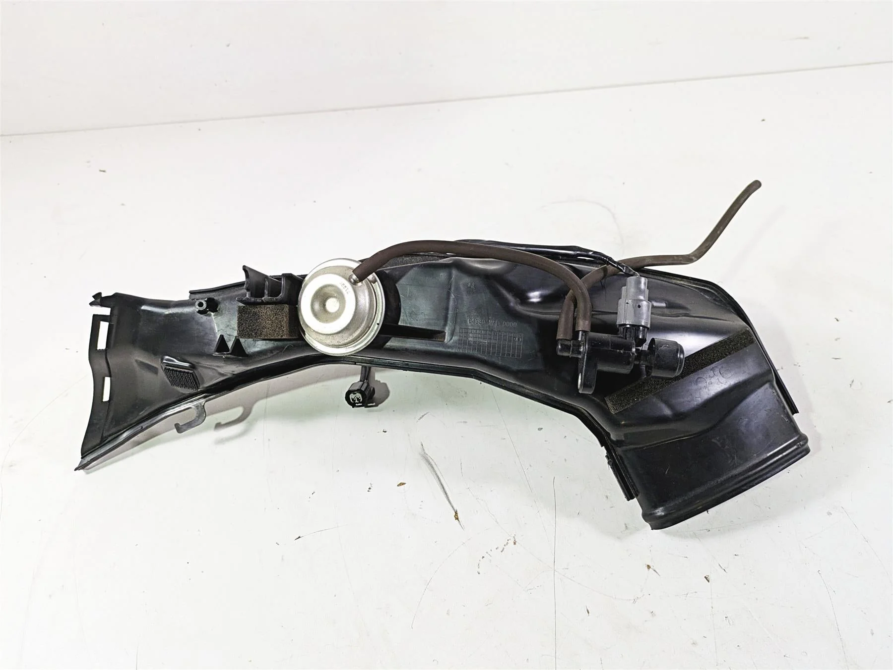 2008 Honda CBR1000RR SC59 Right Upper Air Intake Duct - Read 64330-MFL-672