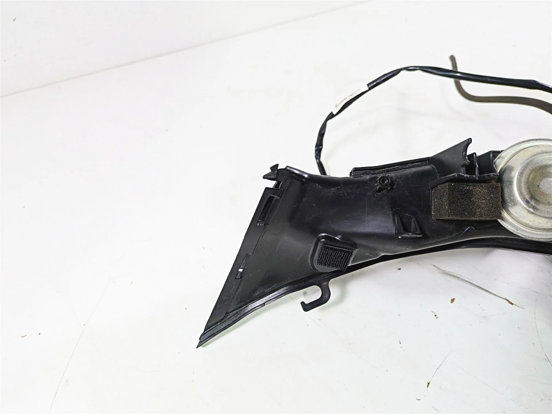 2008 Honda CBR1000RR SC59 Right Upper Air Intake Duct - Read 64330-MFL-672 - Image 8