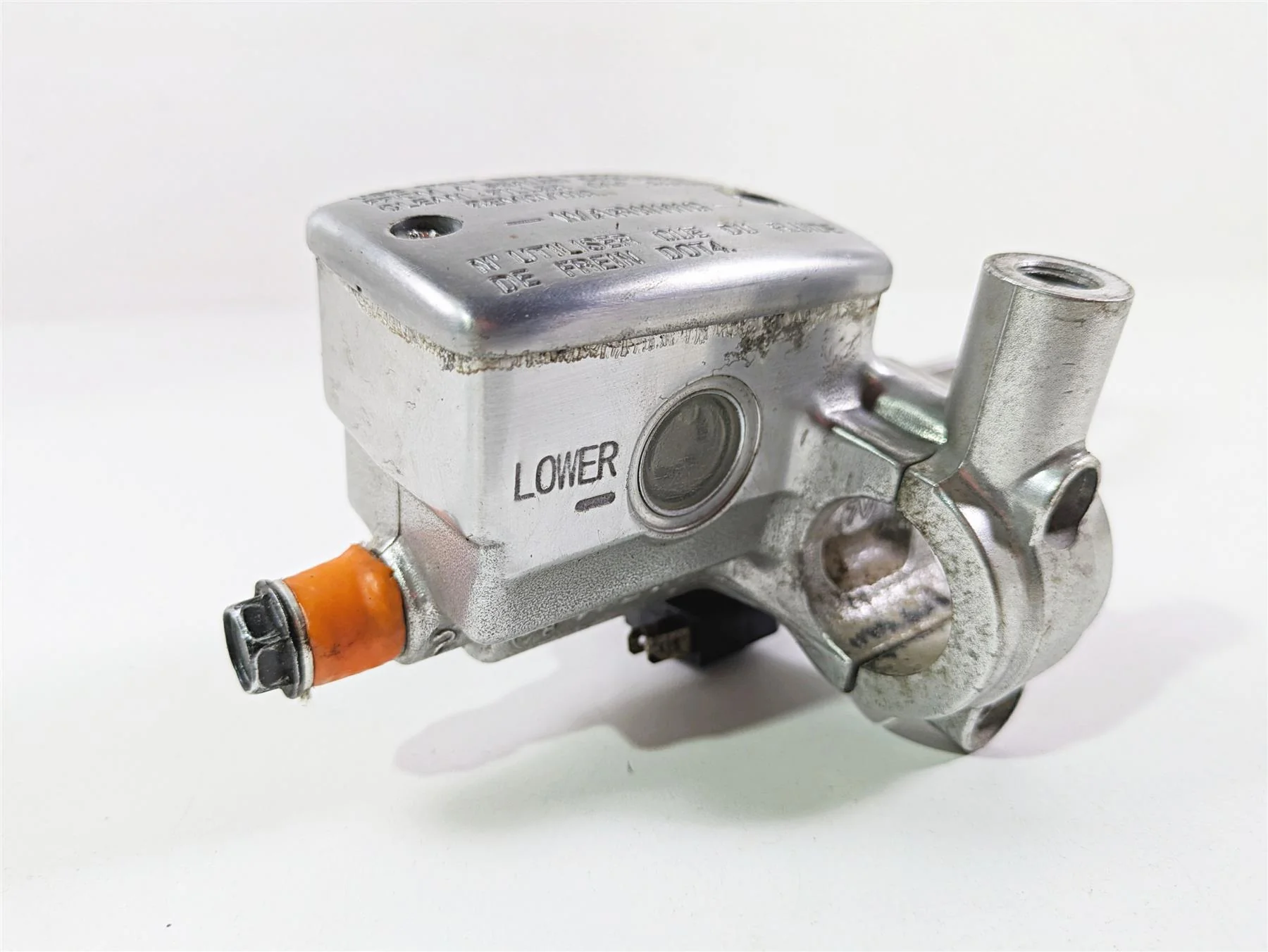 2008 Kawasaki VN1600 Vulcan Nomad Front Brake Master Cylinder 43015-0025 - Image 9