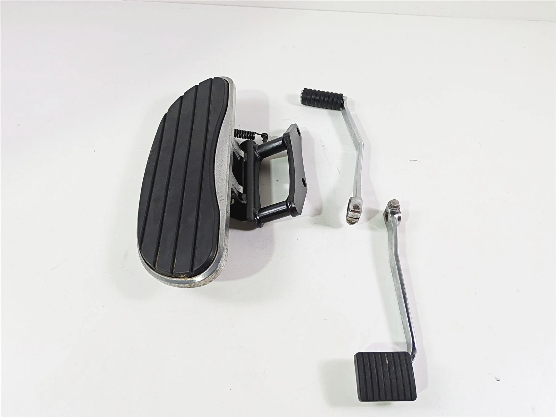 2008 Kawasaki VN1600 Vulcan Nomad Front Left Floorboard & Shifter Set 34003-0061