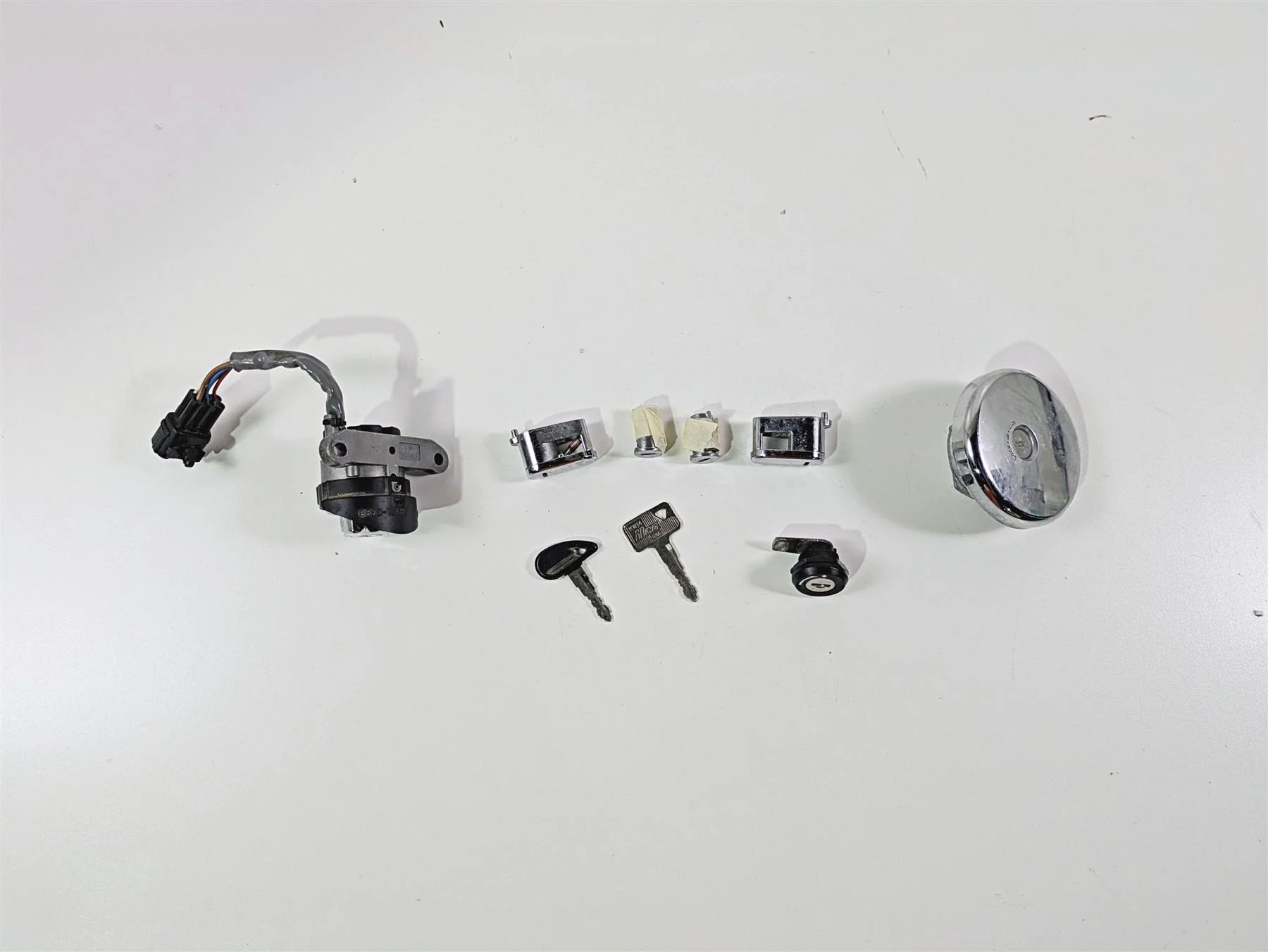 2008 Kawasaki VN1600 Vulcan Nomad Ignition Switch Key Lock Set 27045-5285 - Image 4