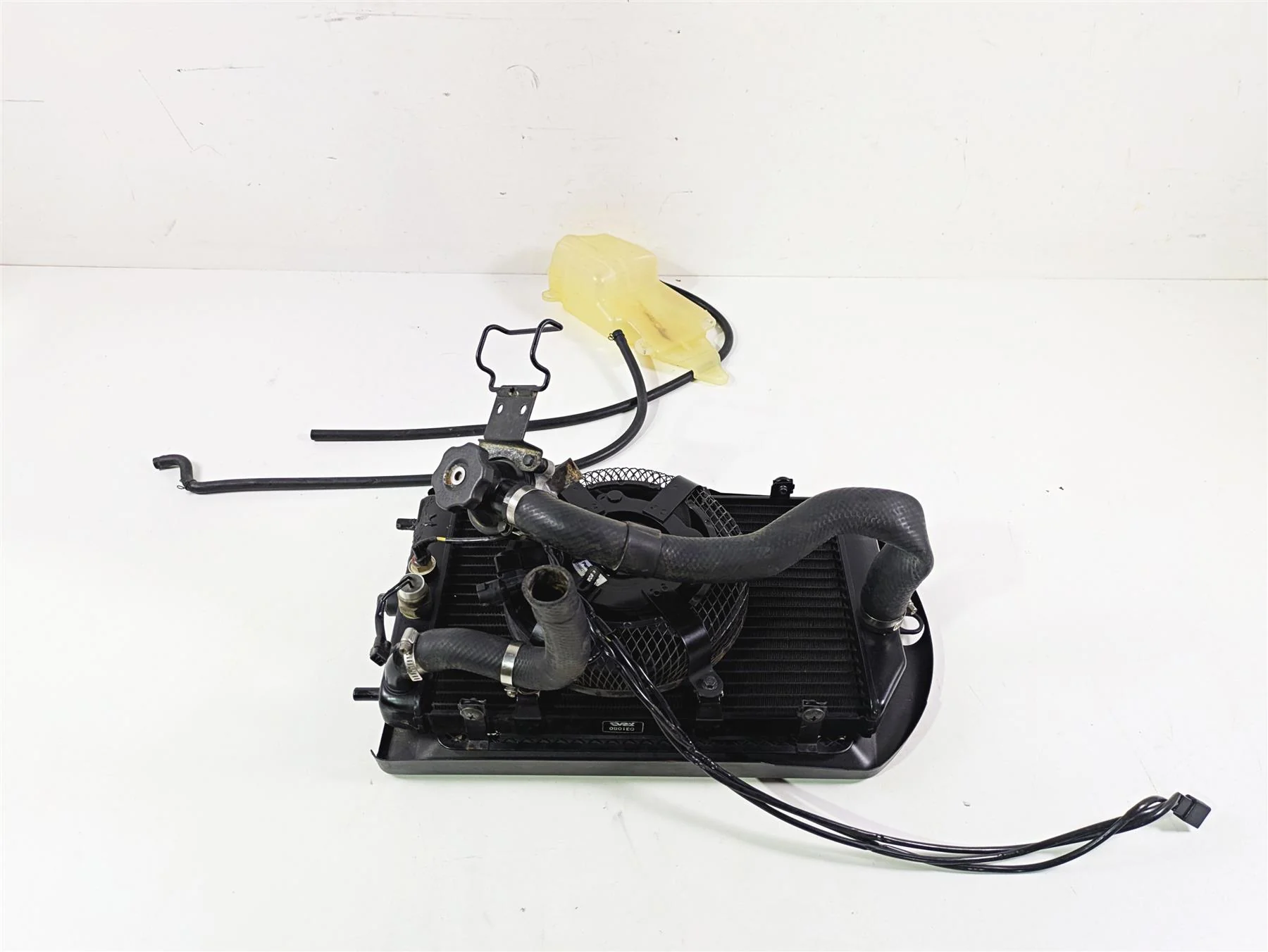 2008 Kawasaki VN1600 Vulcan Nomad Radiator Fan Reservoir Set - Read 39060-0019