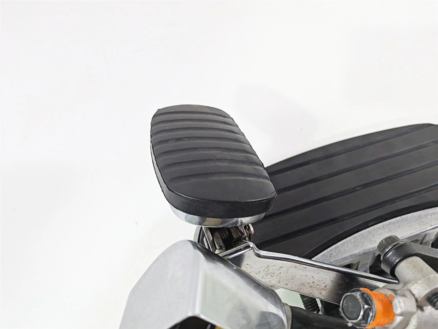 2008 Kawasaki VN1600 Vulcan Nomad Right Front Floorboard Set 34003-0062 - Image 9