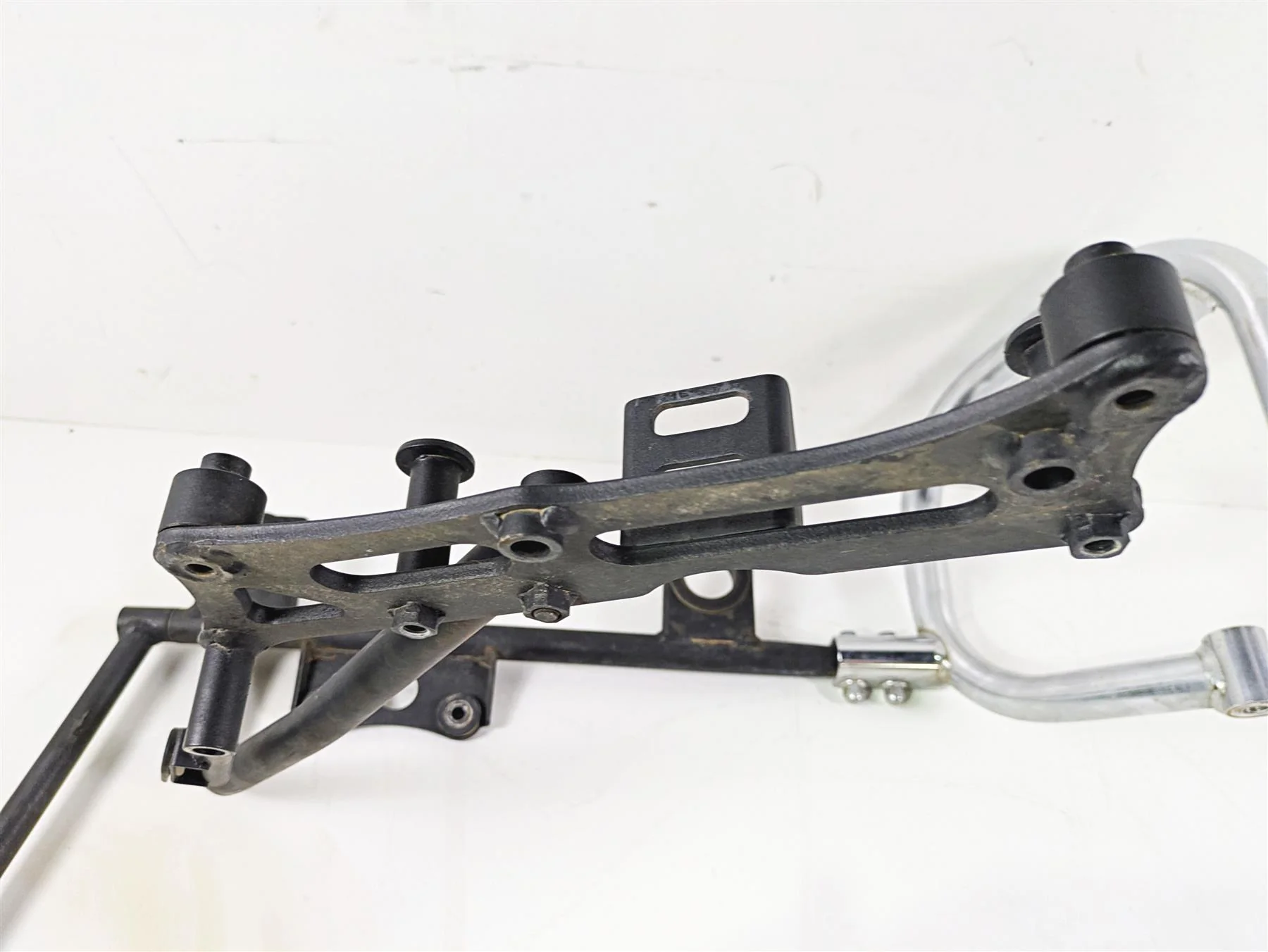 2008 Kawasaki VN1600 Vulcan Nomad Saddlebag Rack Carrier Pannier Set 39137-0009 - Image 9