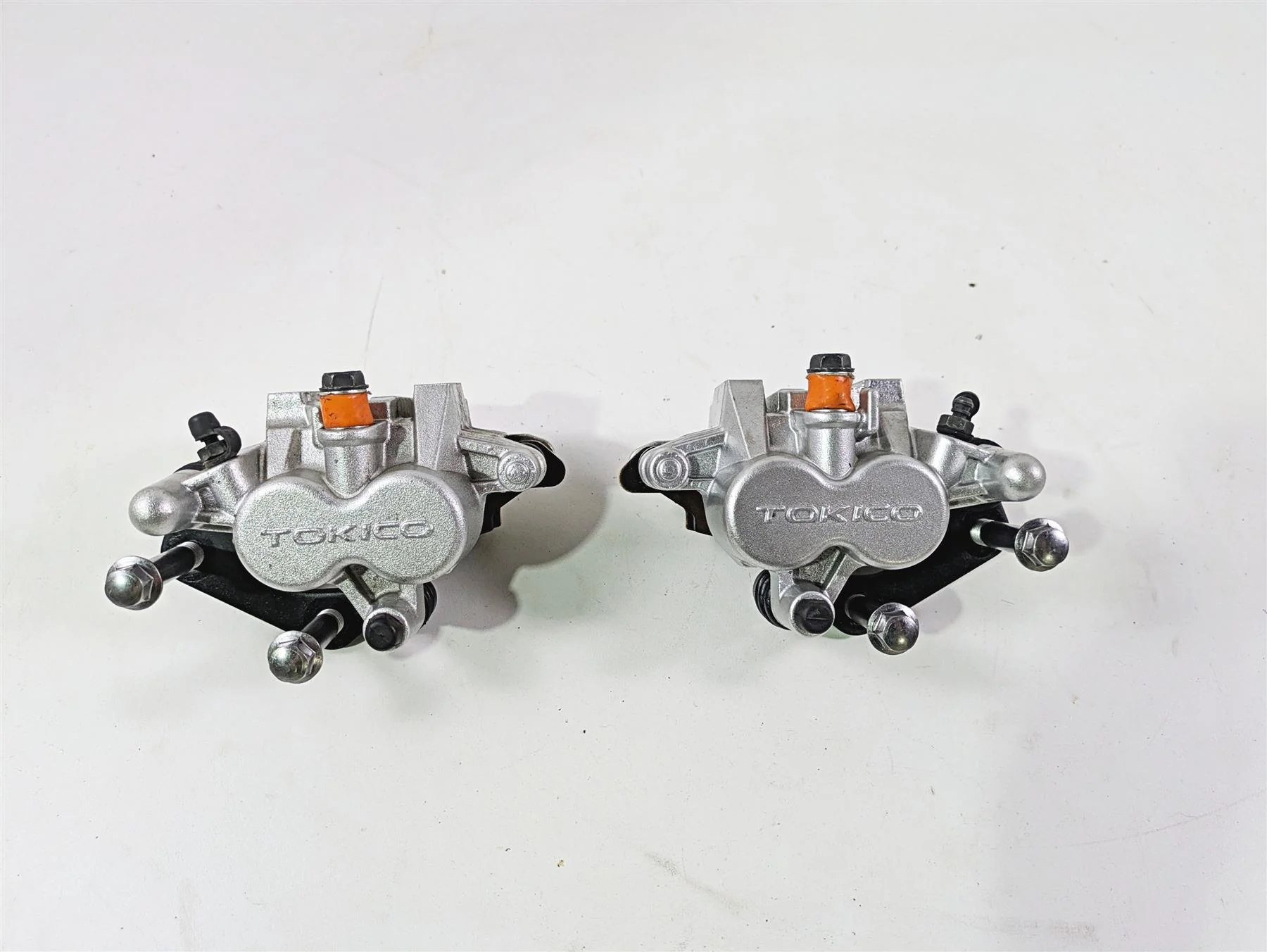 2008 Kawasaki VN1600 Vulcan Nomad Tokico Front Brake Caliper Set 43044-1115